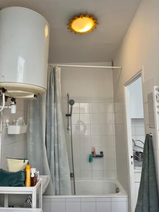 Apartment In Montmartre, Paris, Near Sacre-Coeur Read Host Profile For Booking 外观 照片